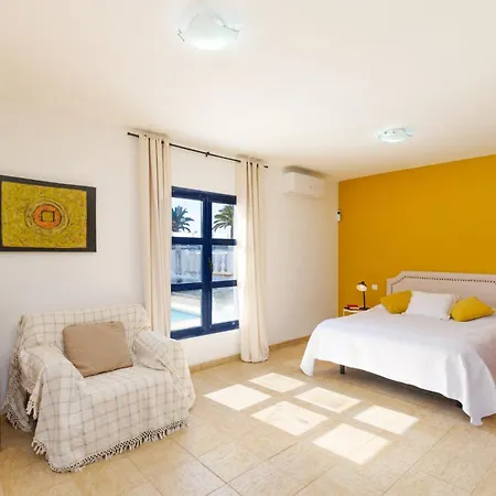 Castillo Del Aguila By Villa Playa Blanca